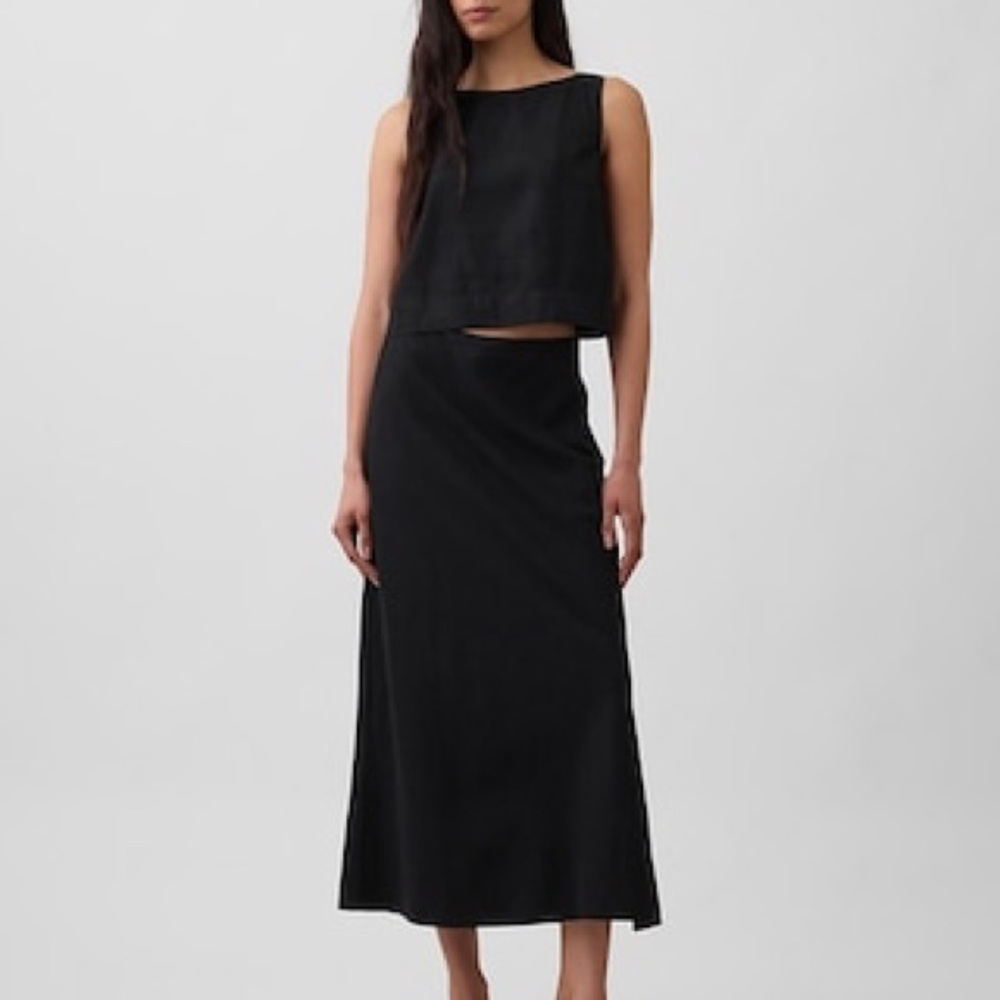 GAP Black Maxi Skirt - Sleek Bias Silhouette